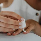 Benecos Natúr Helyreállító Körömlakk Kaolinnal és Kókuszolajjal 5ml